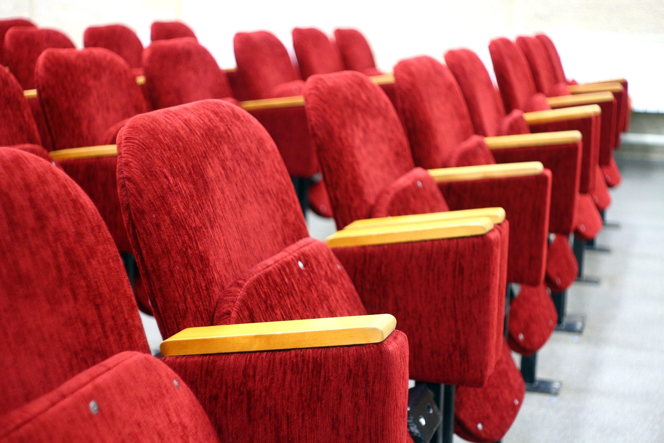 Cines en Chile abrieron con poco público: imagen de la reseña en El Rincón del Cinéfago